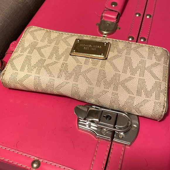 MICHAEL Michael Kors Handbags - Michael Kors wallet